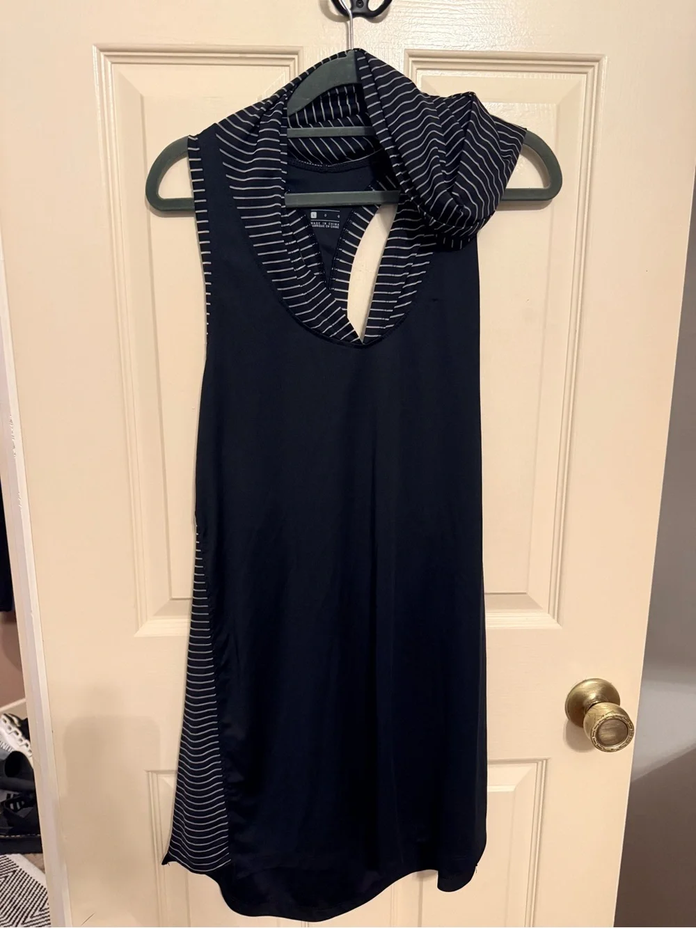 Nike Women’s Large Hooded Swim Coverup Tunic Dress Black stripe